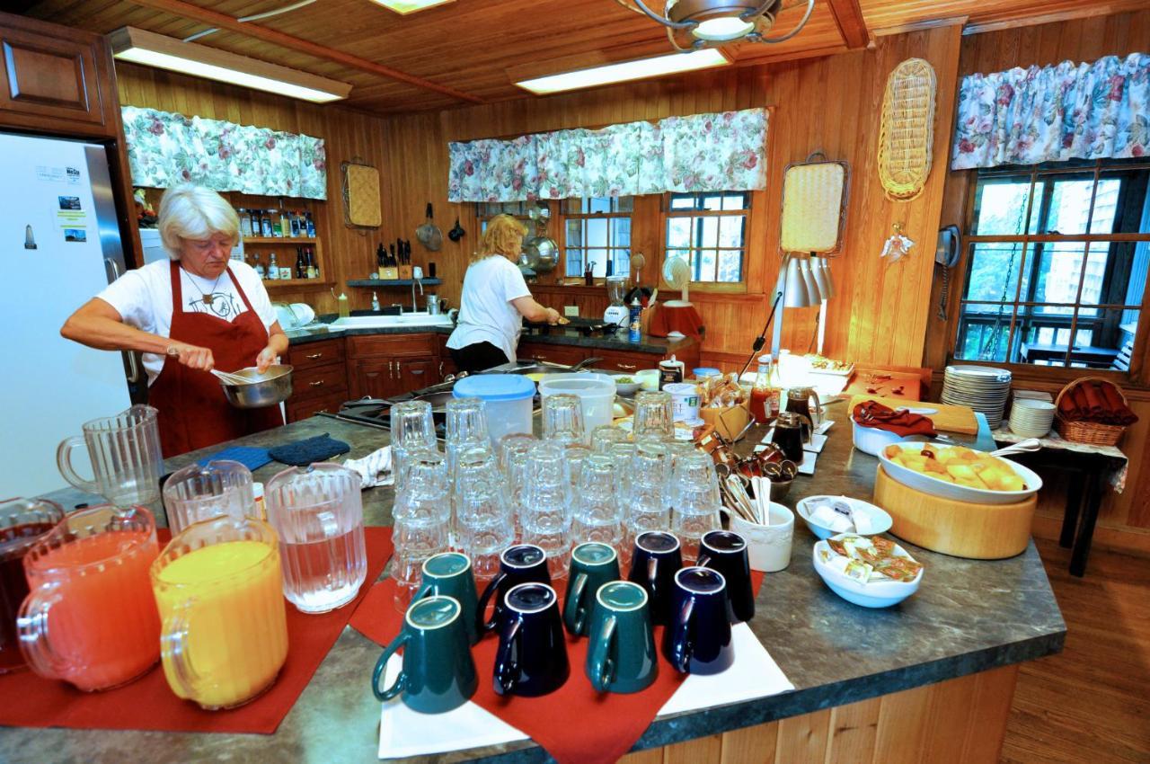 The Castle Bed And Breakfast Ocracoke Exterior foto