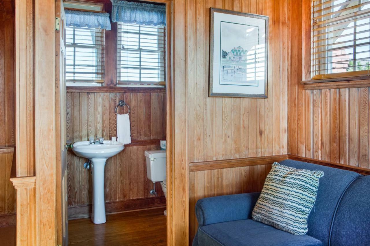 The Castle Bed And Breakfast Ocracoke Exterior foto